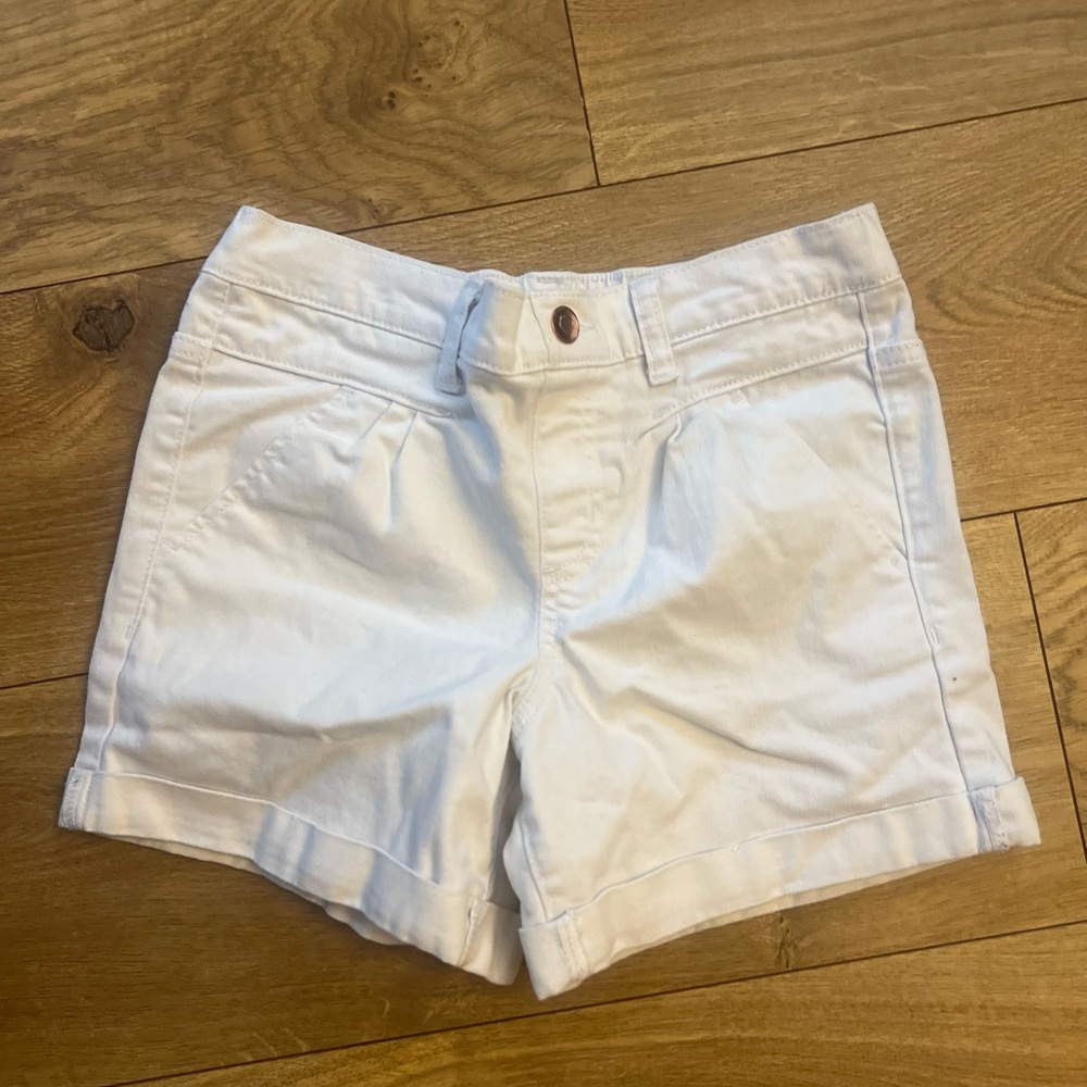 Cute white shorts